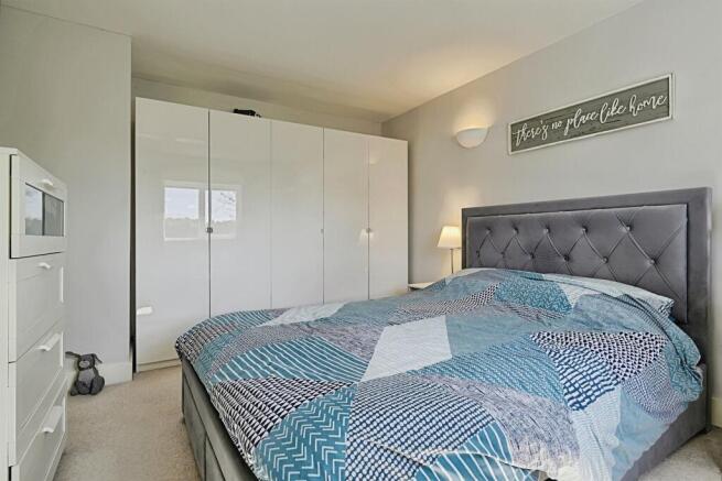 5 bed Detached for sale Image 12