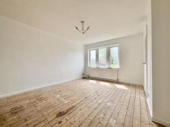 3 bed Semi-Detached for sale Image 5