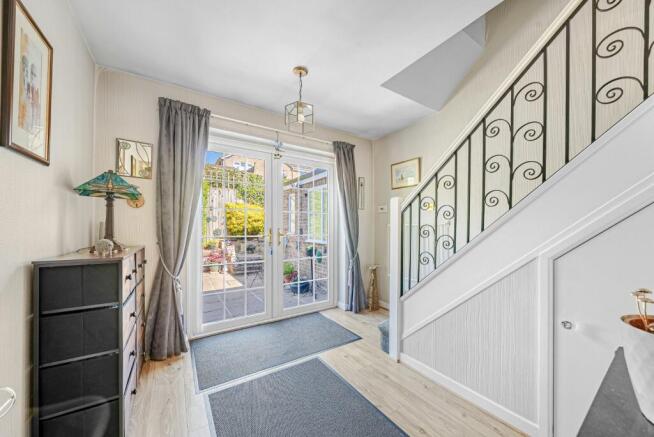 4 bed Detached for sale Image 6