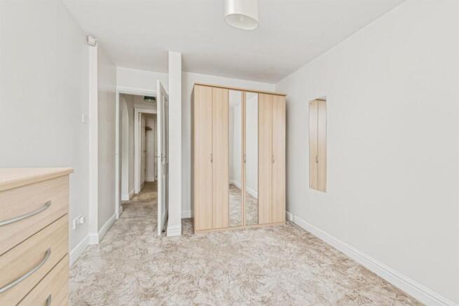 2 bed Apartment for sale Image 7