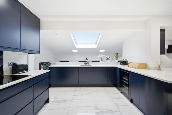 Forest Close, Cuddington, CW8 photo 4