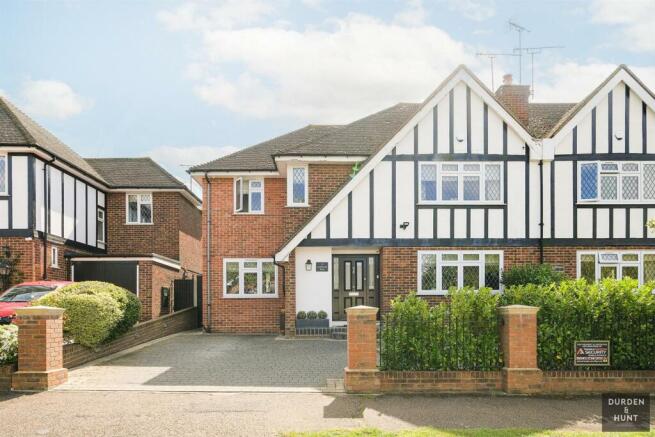 lyndhurst rise-56_1.jpg