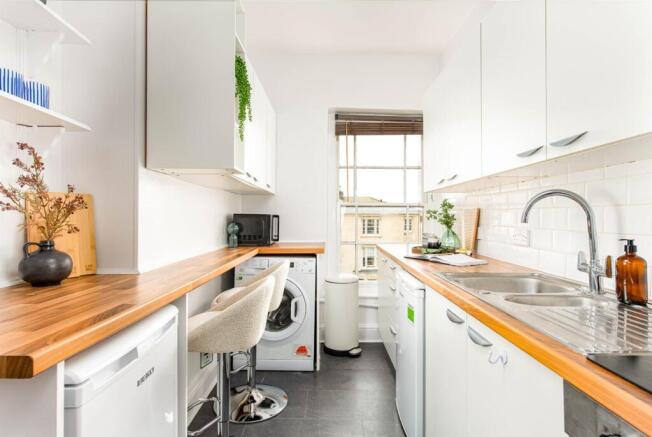 Kitchen_2.jpg