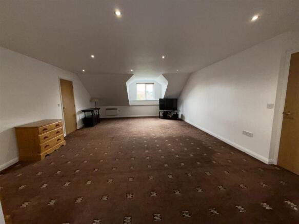 2 bed Apartment for sale Image 8