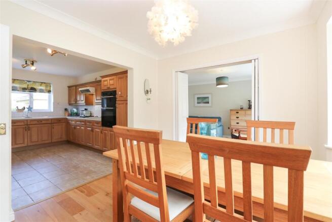 Dining Room2.jpg