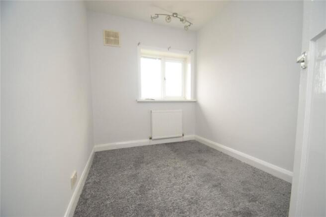 3 bed Semi-Detached to rent Image 8