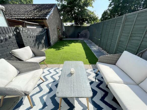 2. garden2.jpg