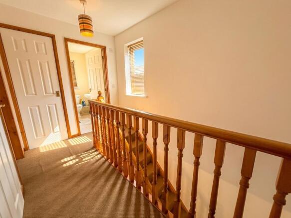 3 bed Semi-Detached for sale Image 10