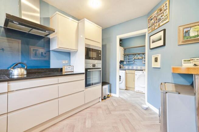 4 bed Detached for sale Image 4