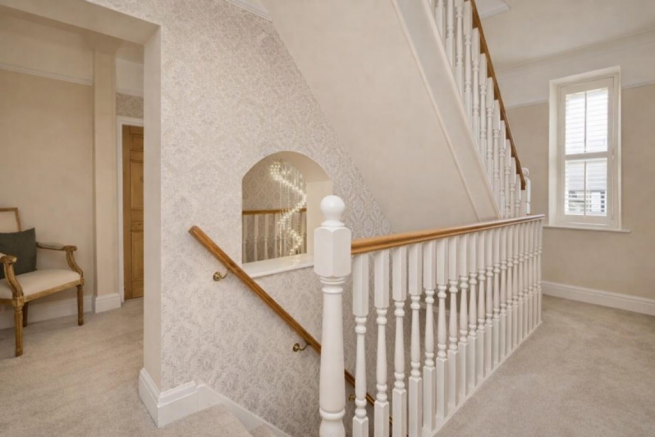 4 bed Detached for sale Image 10