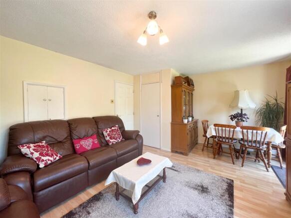 Lounge / dining room