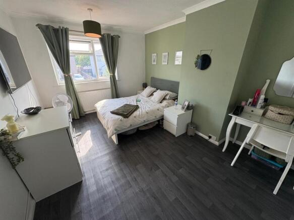 3 bed Town House for sale Image 7
