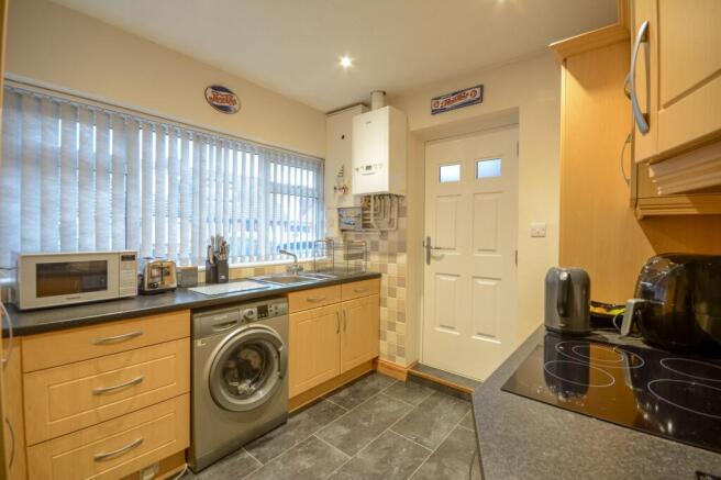 2 bed Semi-Detached Bungalow for sale Image 4