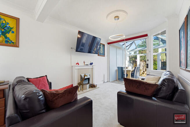 Strodes Crescent, Staines-upon-Thames, Surrey TW18 photo 3