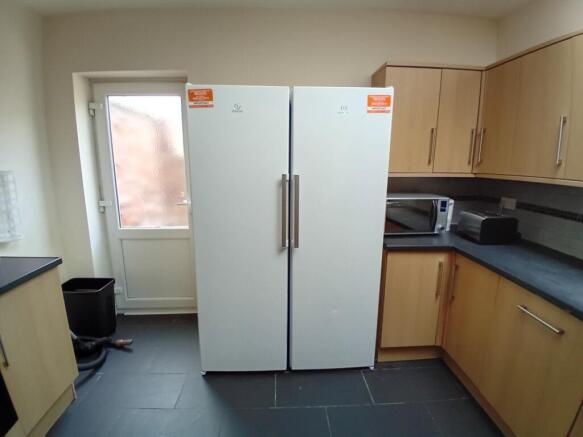 1 bed House Share to rent Image 7