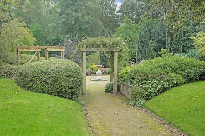 11 Manor Court fpz17
