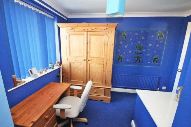 Bedroom 4 photo 2