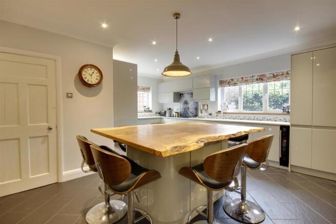 Kitchen - Alternative View