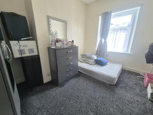 2 bed Terraced to rent Image 4
