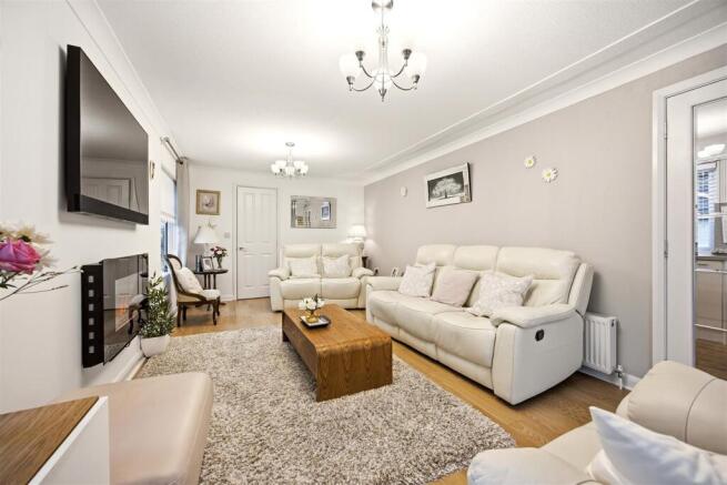 Cedar Crescent, Red Deer Village Residential Park, Stepps, Glasgow photo 4