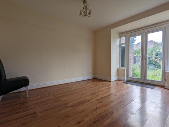 3 bed House to rent Image 12
