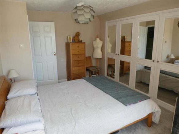 bed1pic2.JPG