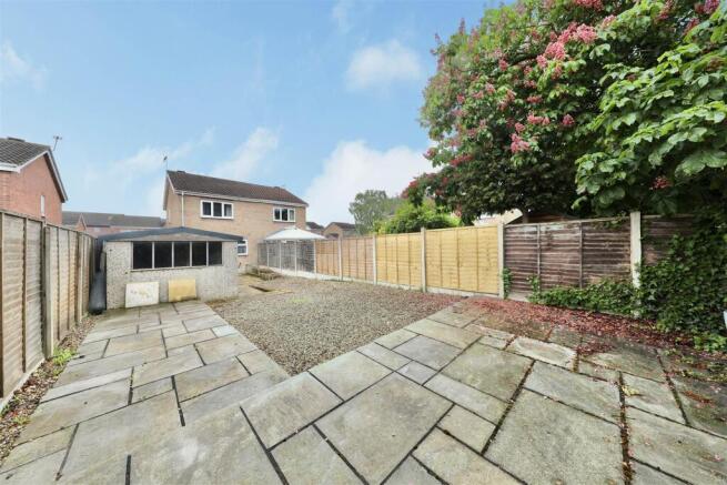 2 bed Semi-Detached for sale Image 11