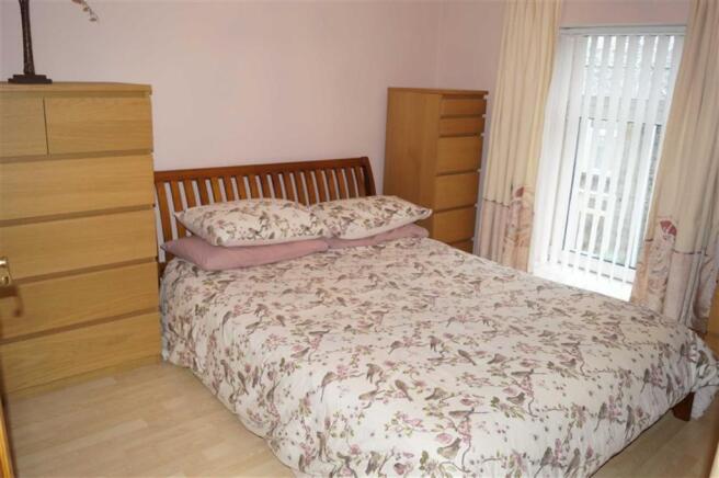 BEDROOM 1 (FRONT)
