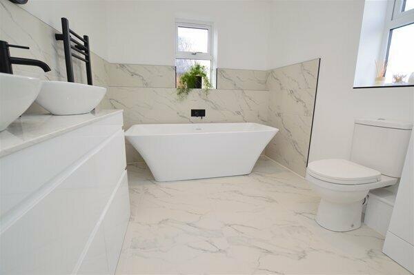 bath & shower room