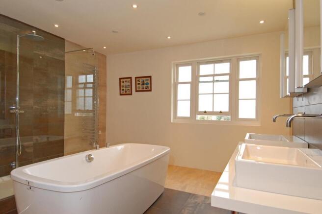 Ensuite to Master Bedroom