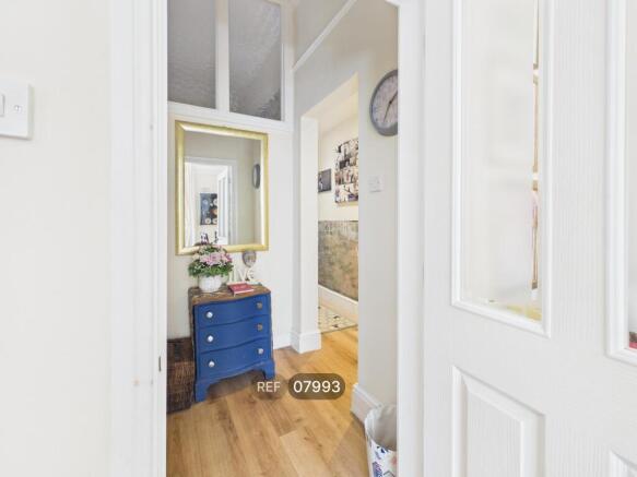 2 bed Terraced to rent Image 6