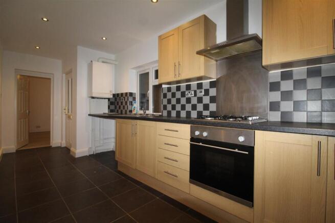 Kitchen 2.JPG