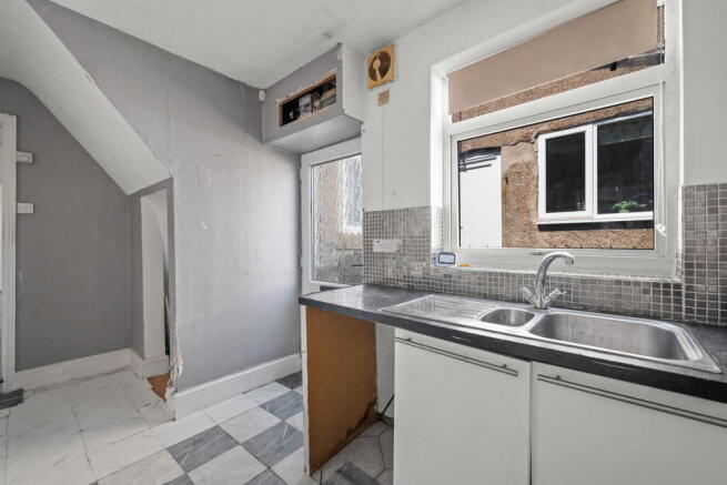 2 bed Terraced for sale Image 6