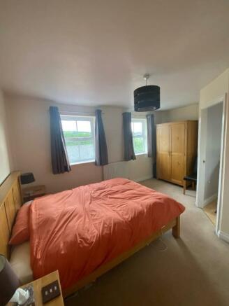 bedroom1.jpg