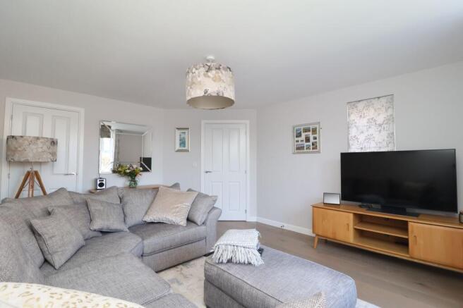 4 bed Detached for sale Image 5