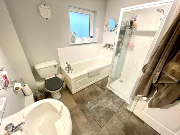 Bathroom.jpg