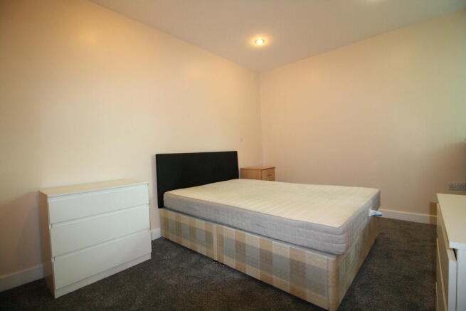 1 bed Apartment to rent Image 8