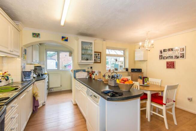 Kitchen / Dining Room
