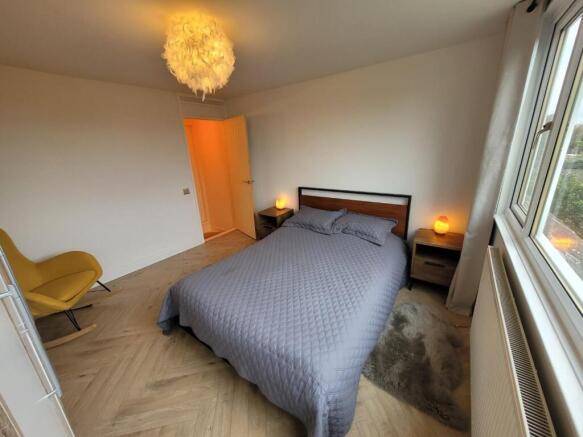 Bedroom 1 (2).jpg