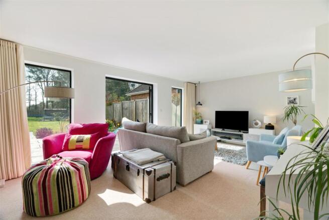 22 Wootton Hill Road Interior-20 Sitting Room.jpg