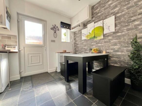 3 bed Terraced for sale Image 11
