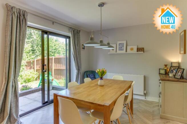 KITCHEN / DINING ROOM: