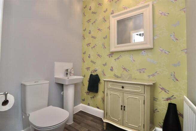 4 bed Detached for sale Image 12