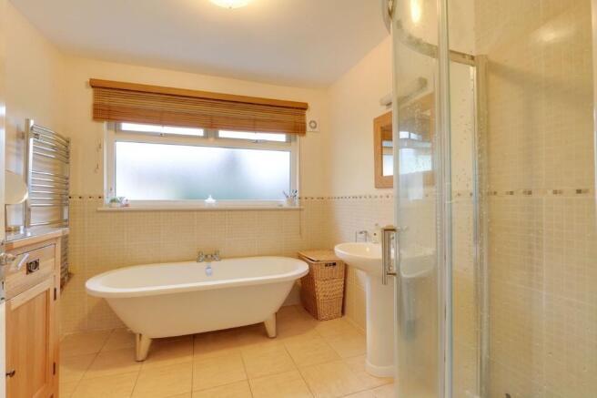 Ground floor bath...
