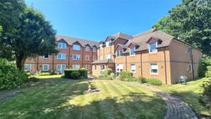 Flat 29, Roslan Court, Rosemary Lane, Horley RH6 9XZ