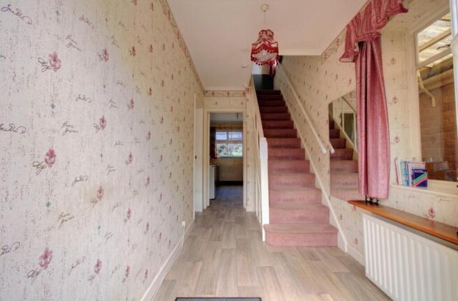 Entrance Hall - Northvale Close - Matt Clinton Ewe