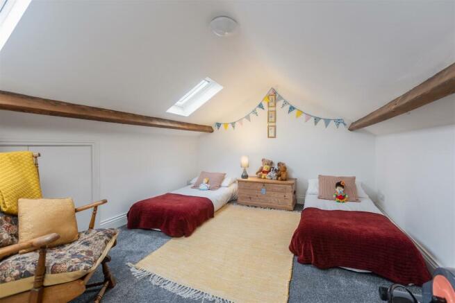 Hill Cottages 6 Bedroom 3-2.jpg