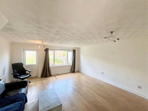 3 bed Semi-Detached for sale Image 7