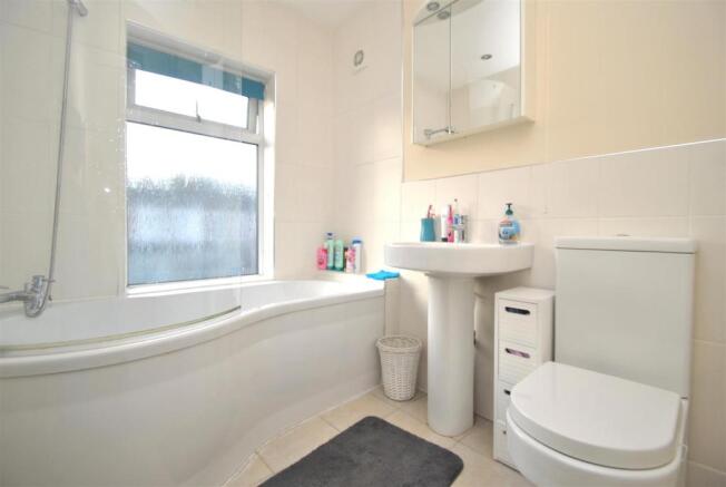 Family Bathroom.JPG