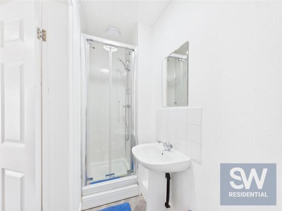 1 bed Apartment to rent Image 12